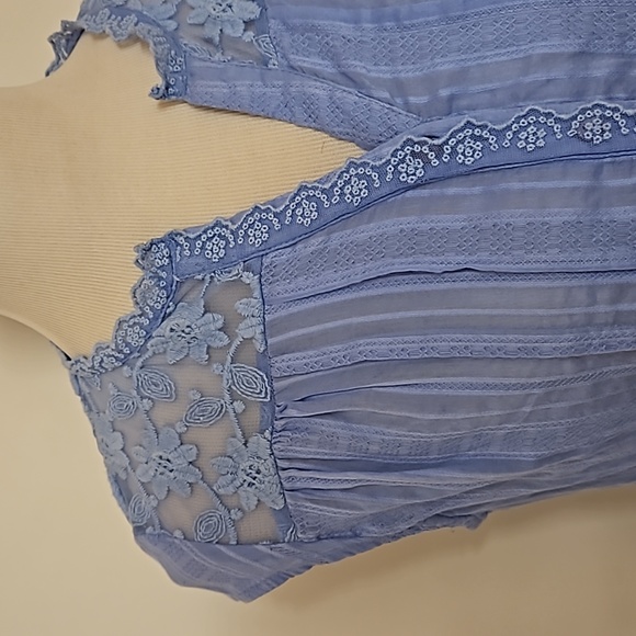 ARCHITECT blue sleeveless button down top lace inset Size PM - Picture 2 of 9